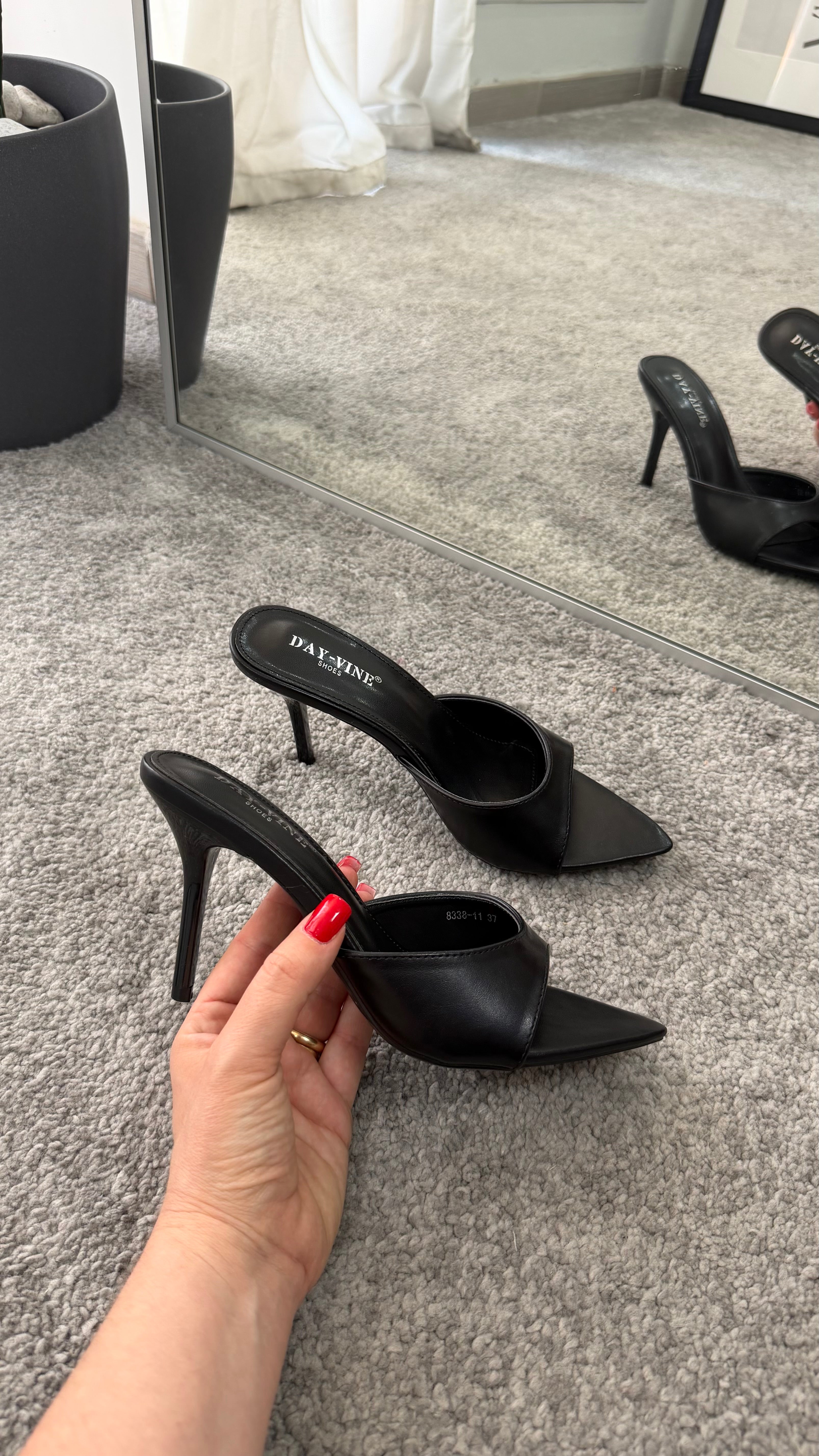 Mules punta black