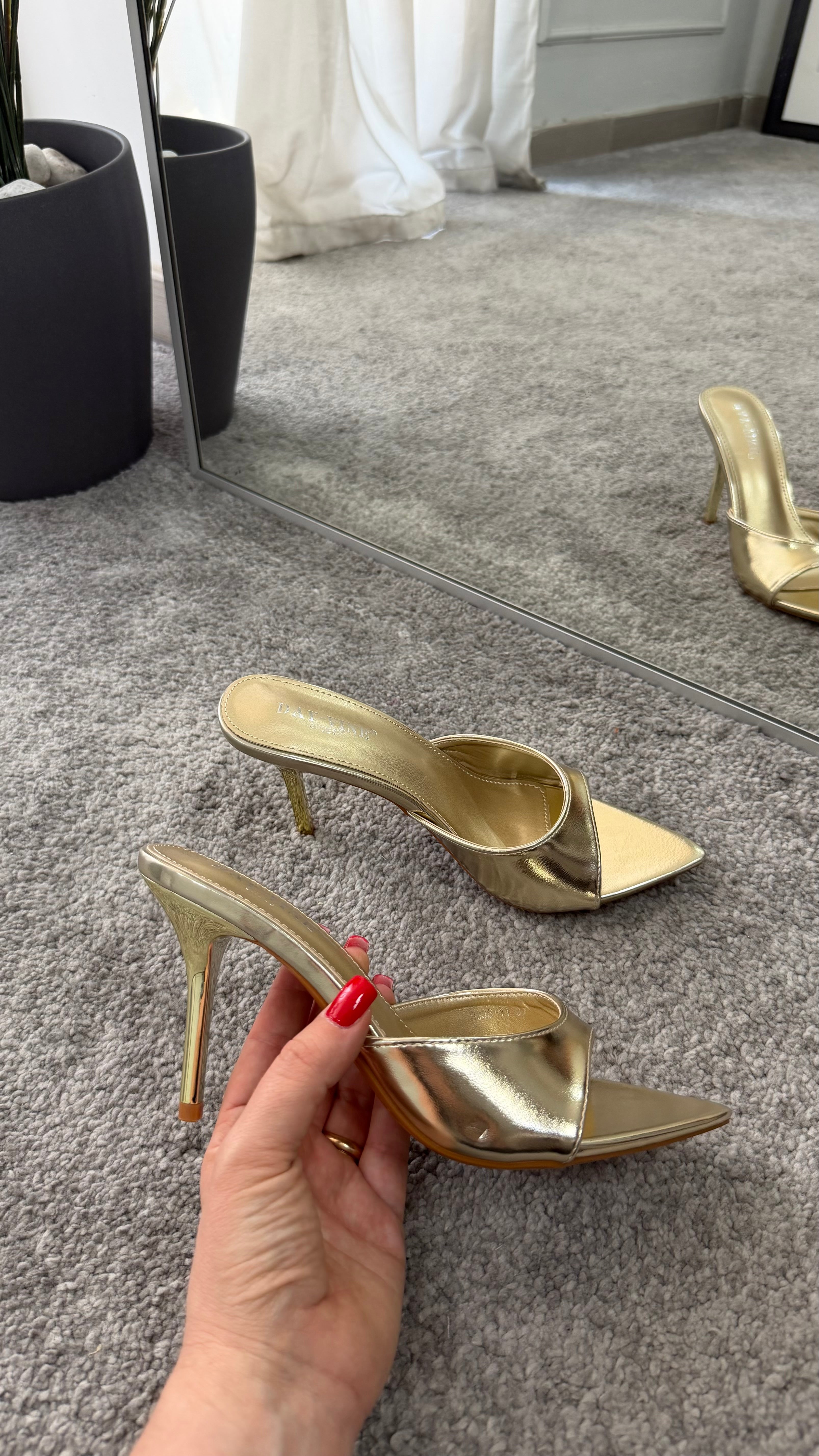 Mules punta gold