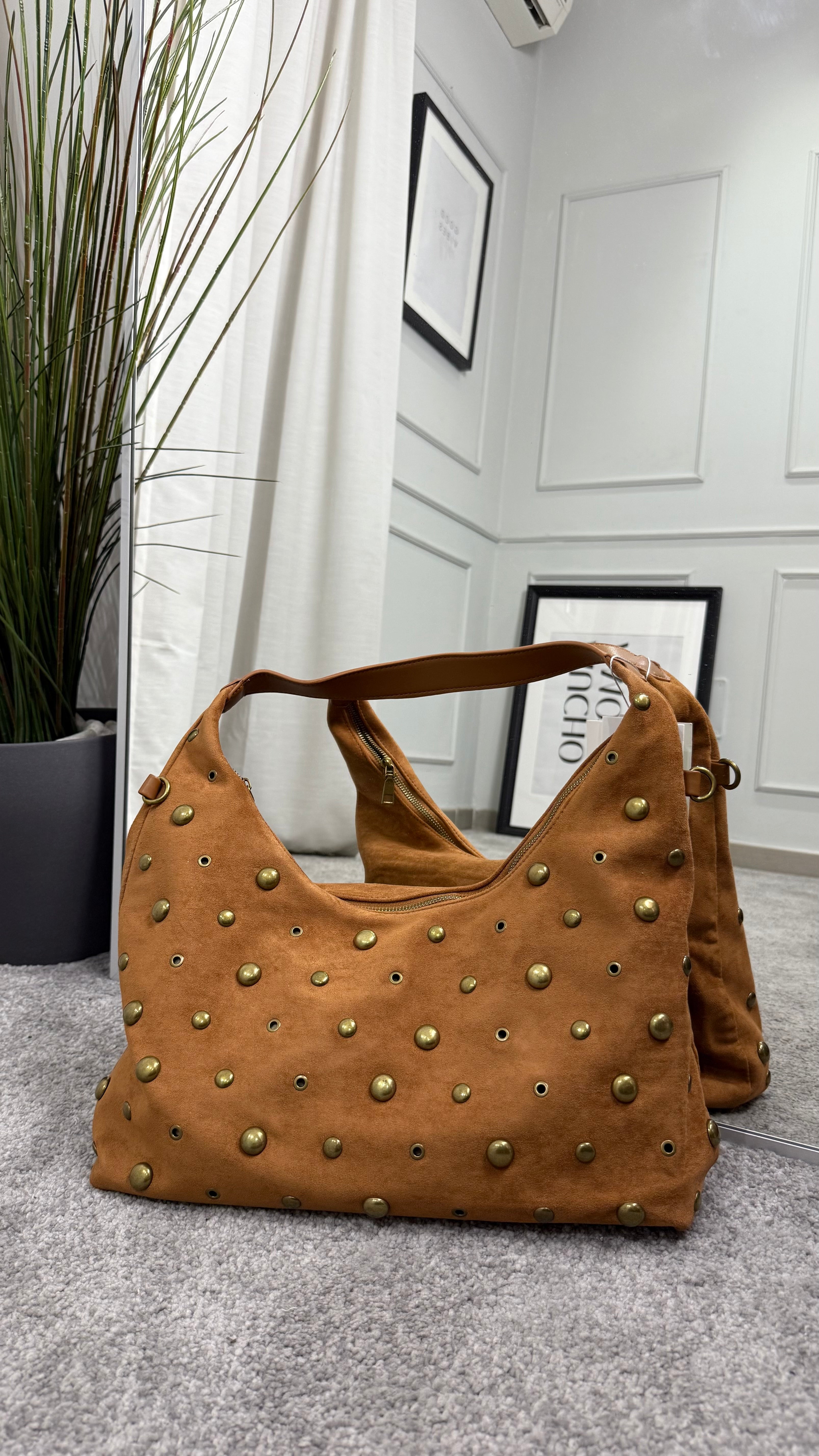 Bag scamosciata borchie