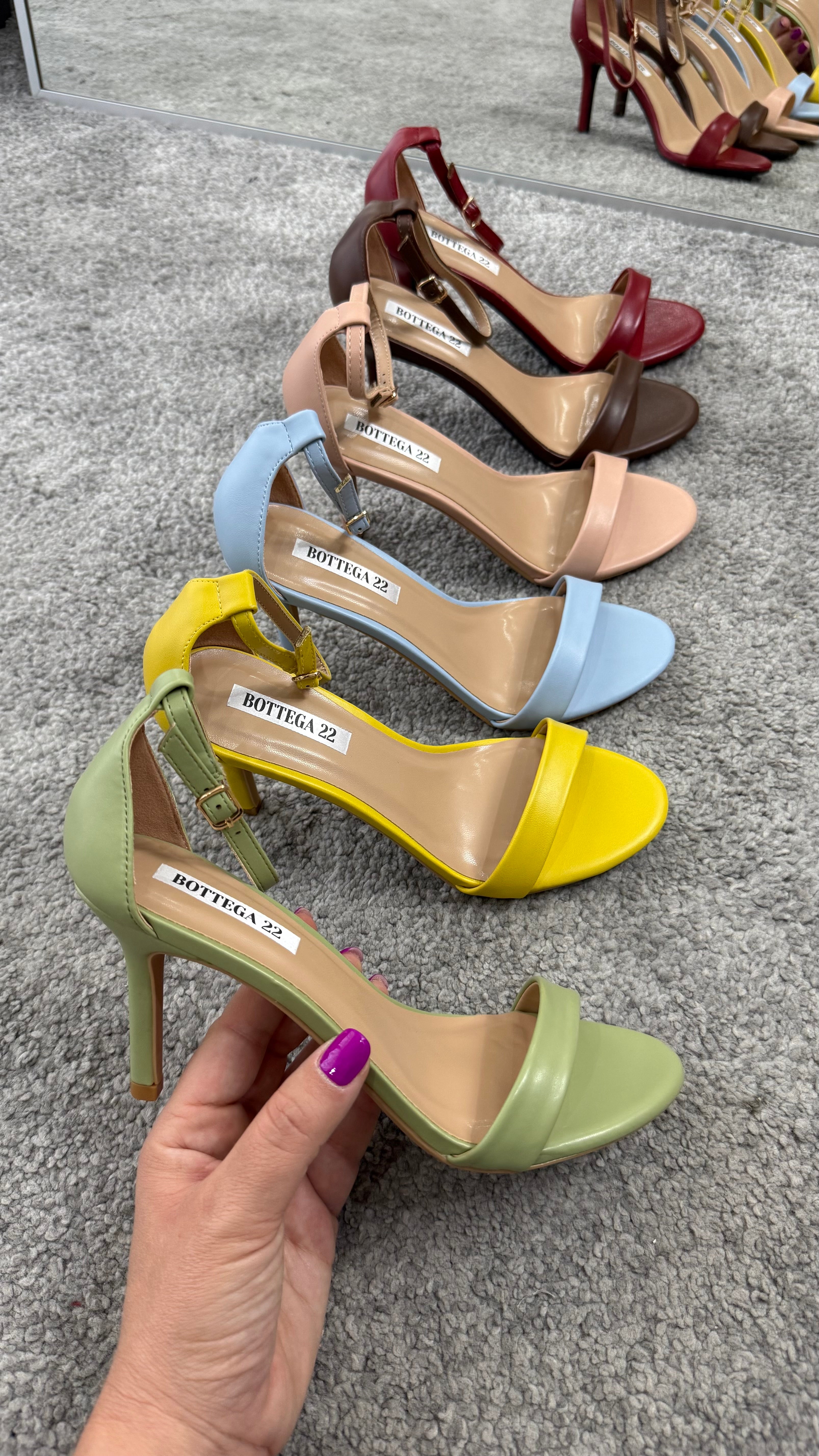 Sandalo basic colors by Giel Store