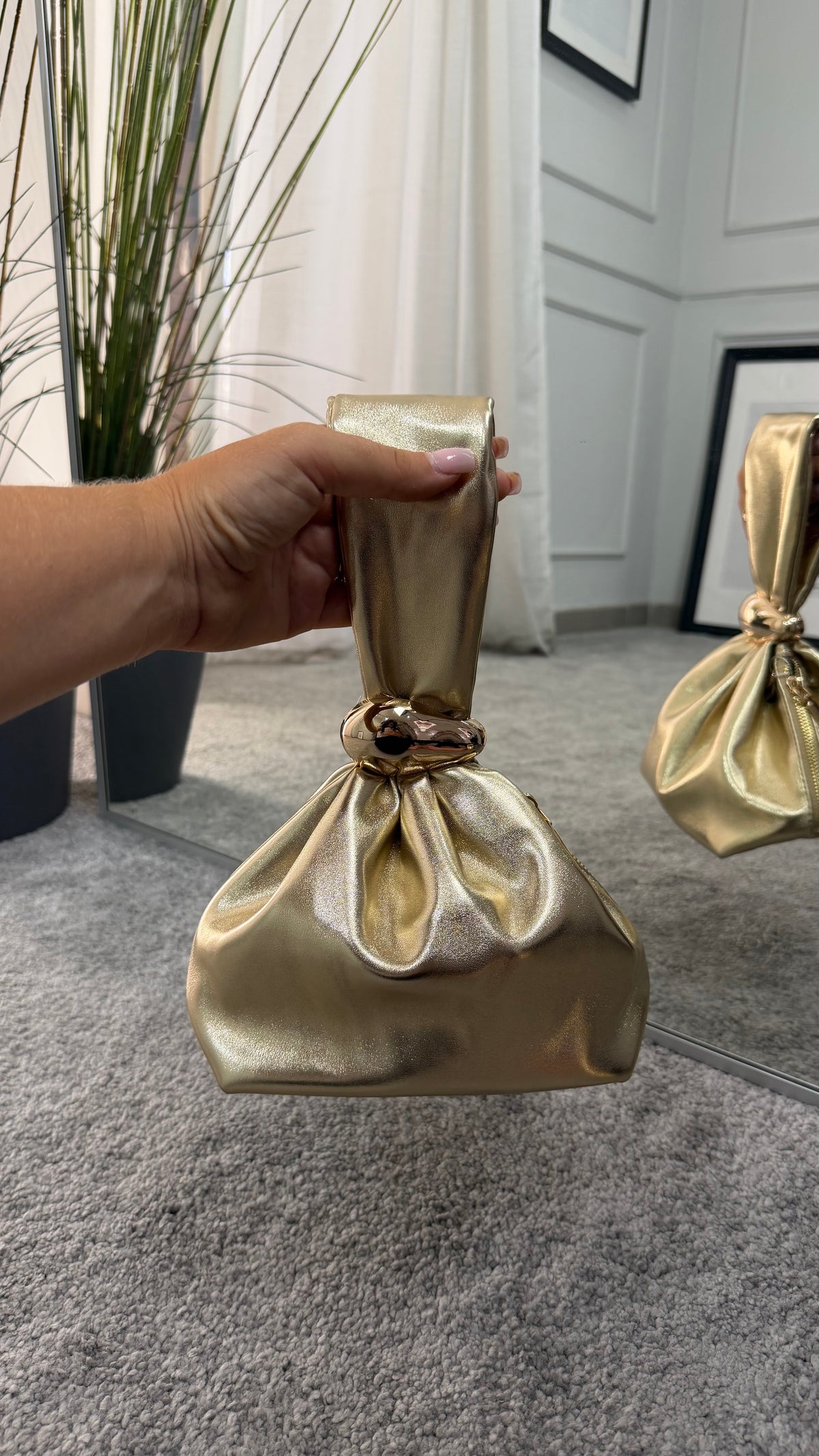 Bag a sacco gold