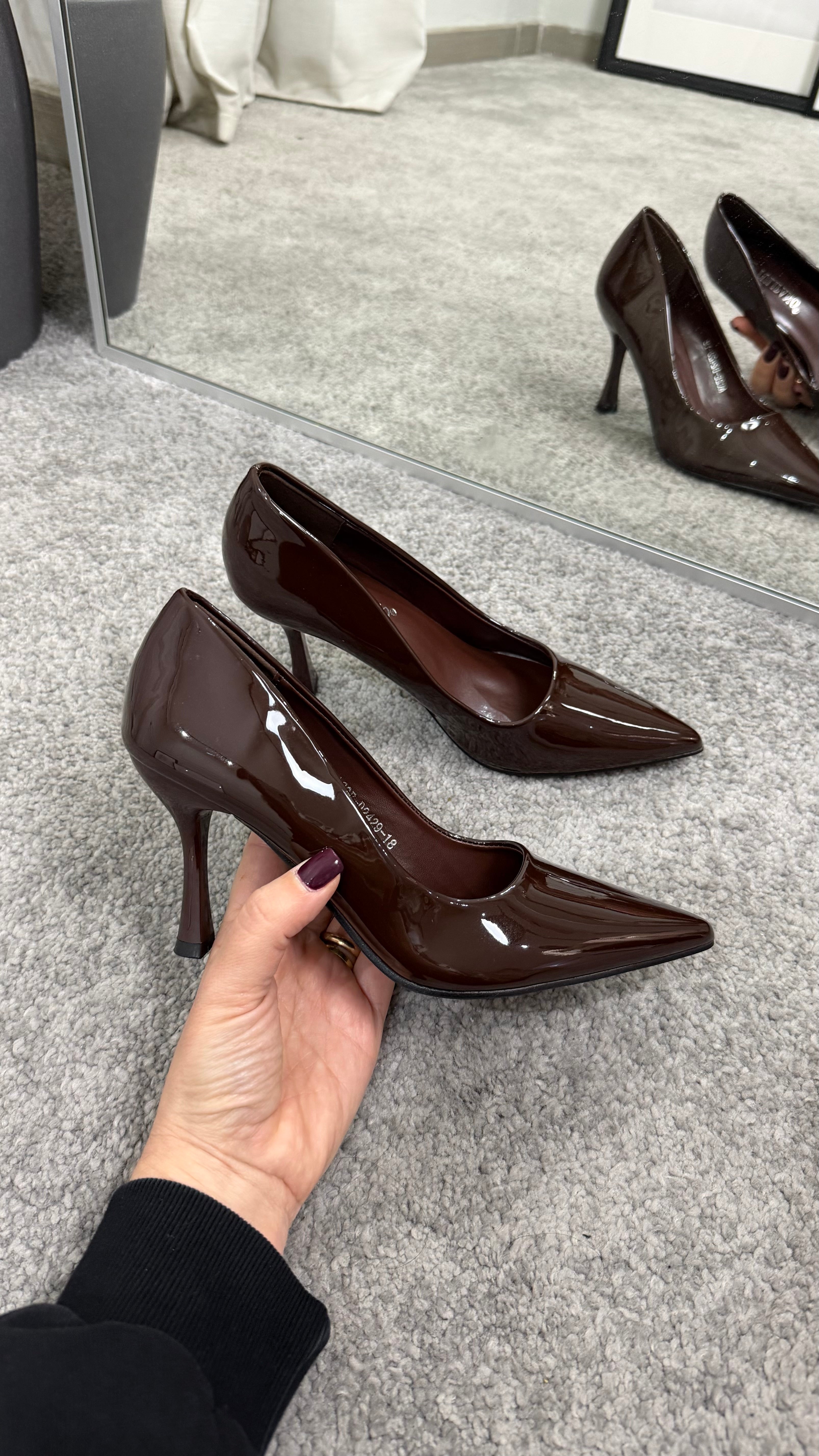 Décolleté vernice brown