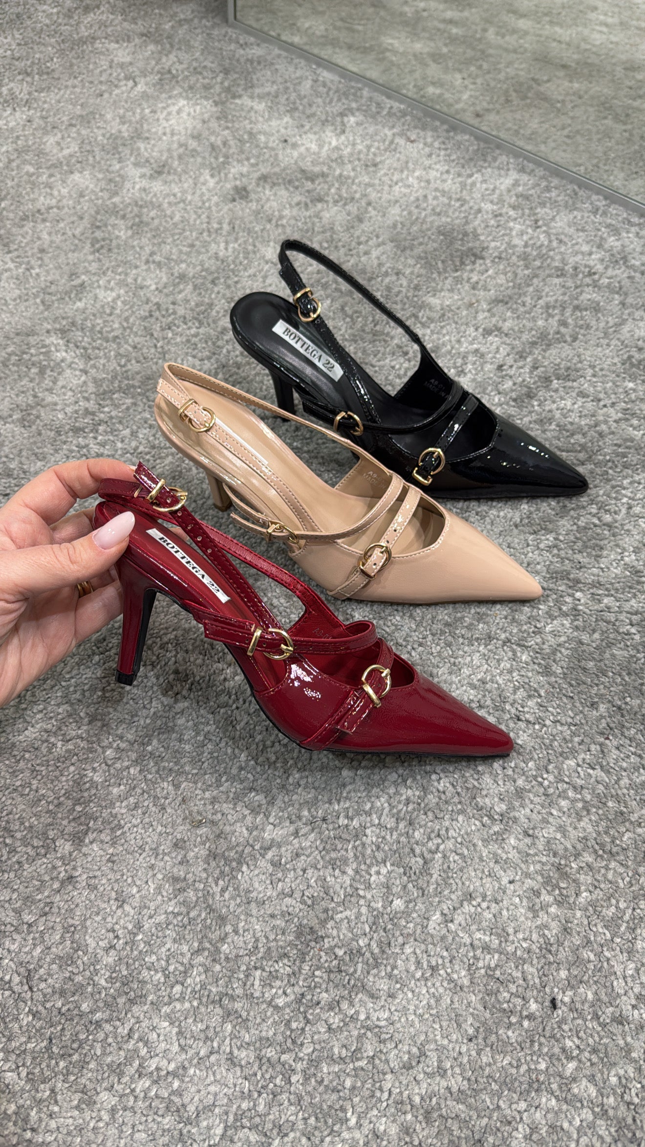 Slingback vernice