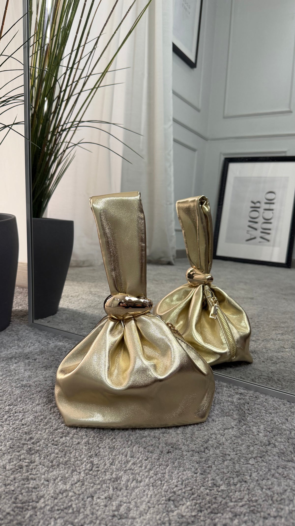 Bag a sacco gold