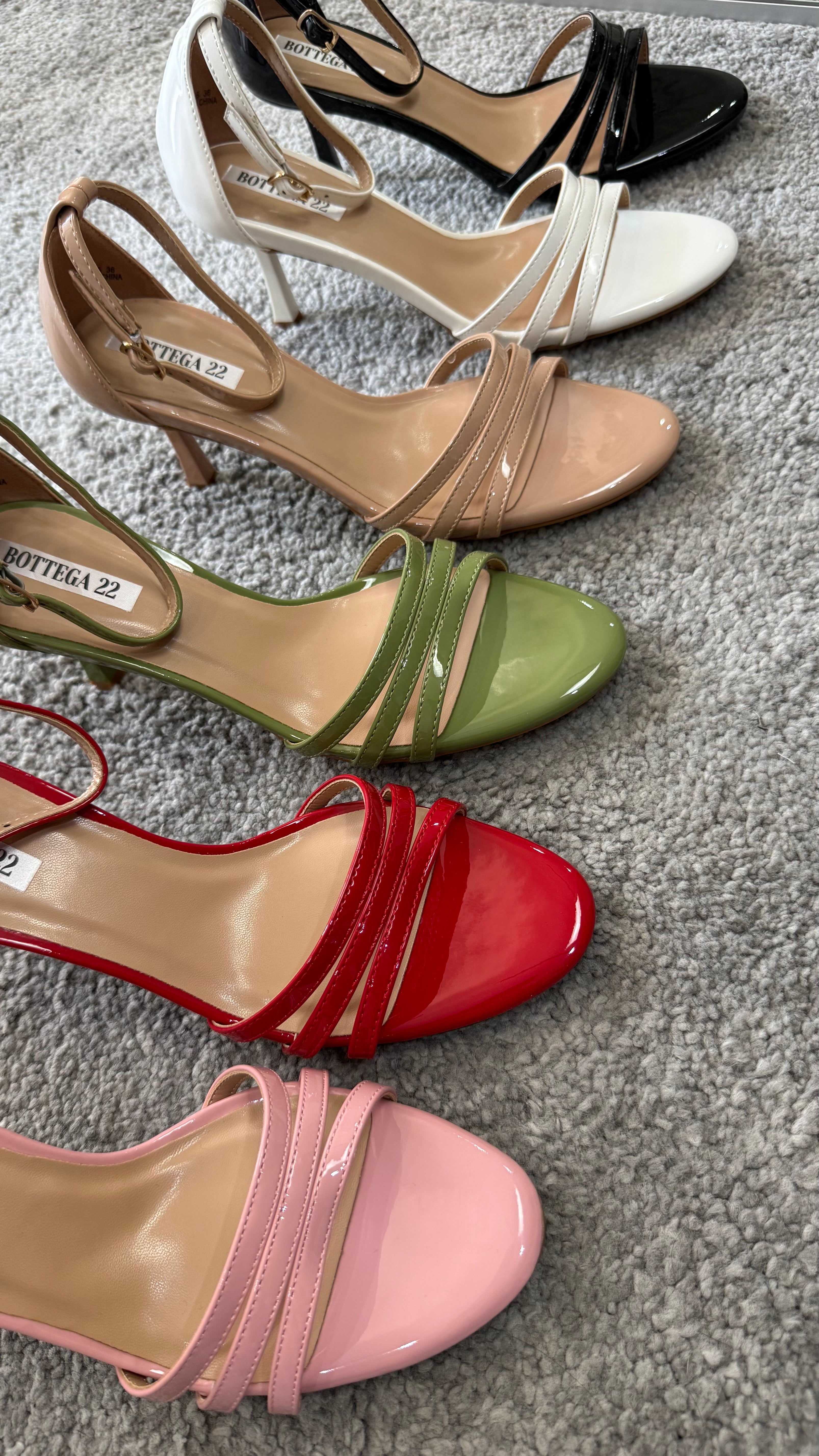 Sandalo basic vernice by Giel Store