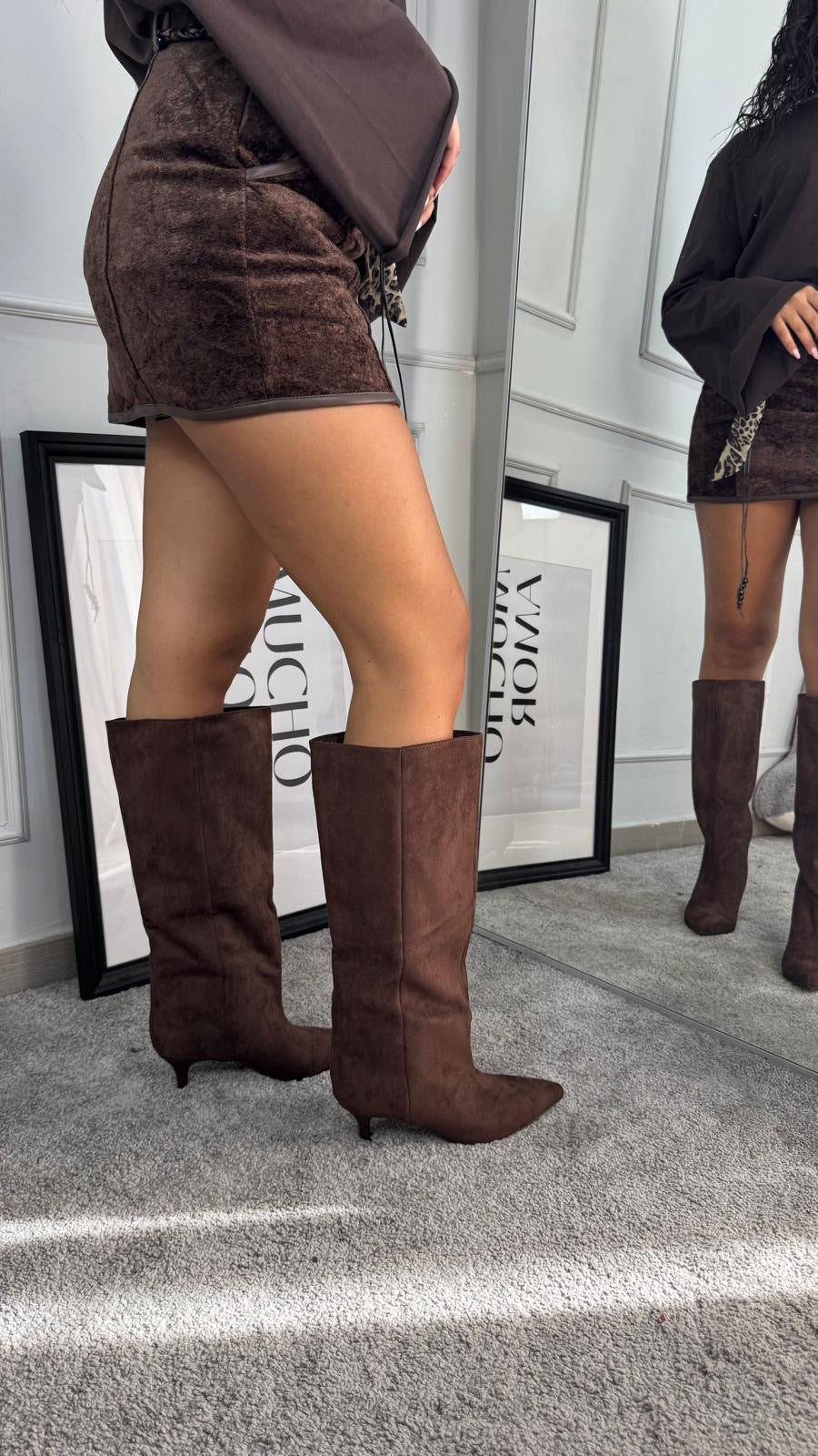 Stivale gambale ampio scamosciato