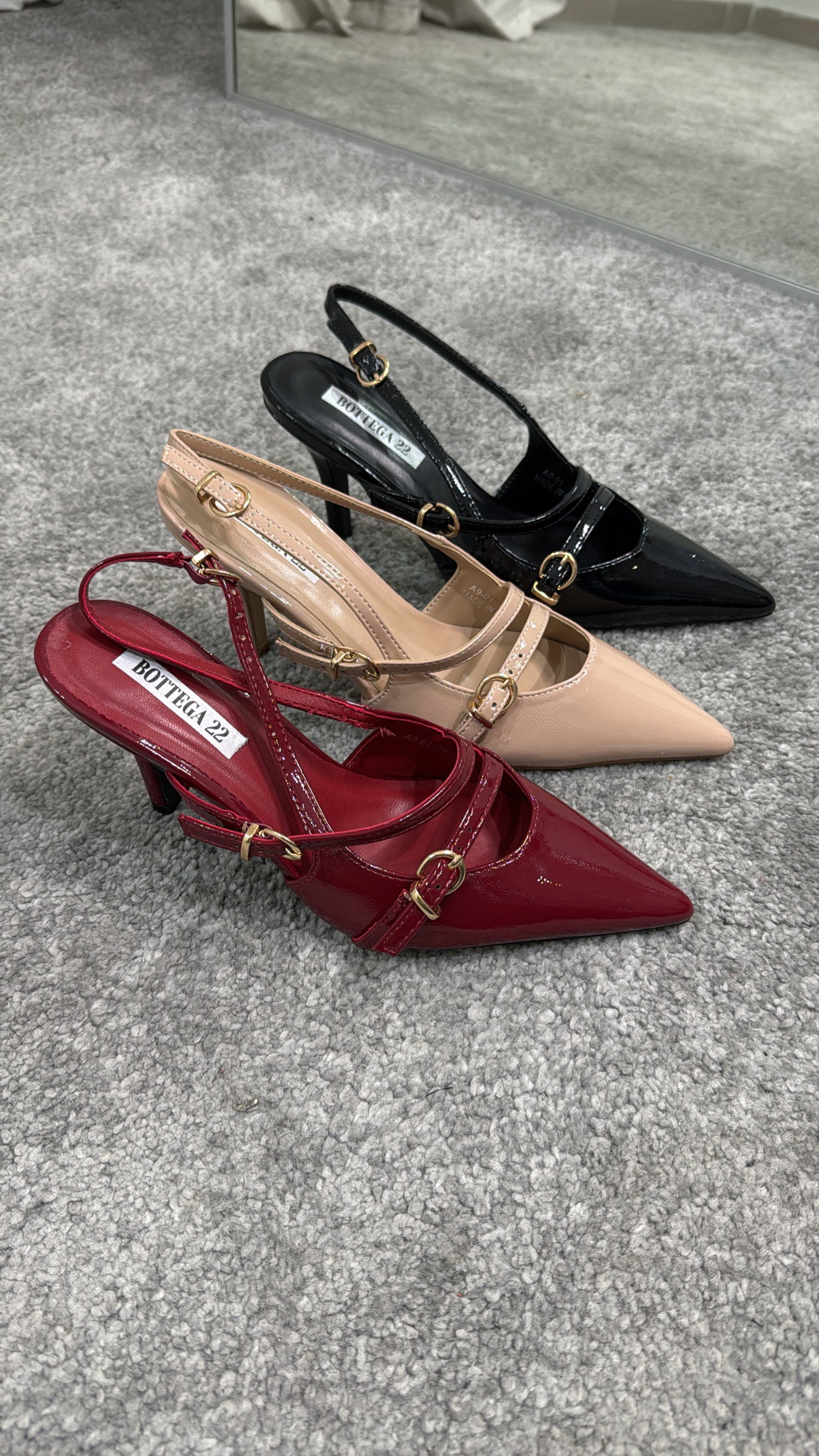 Slingback vernice