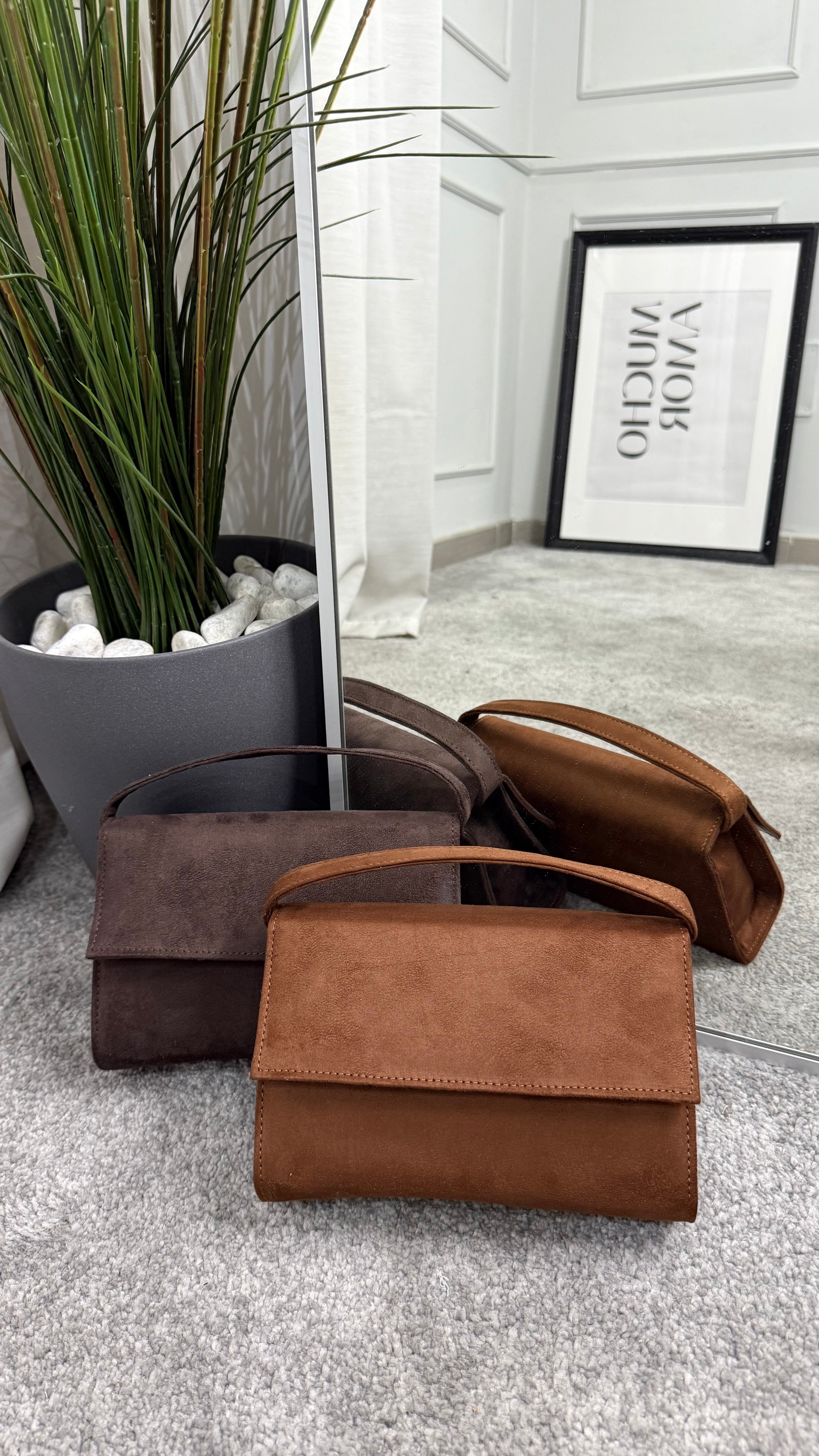 Borsa a mano scamosciata