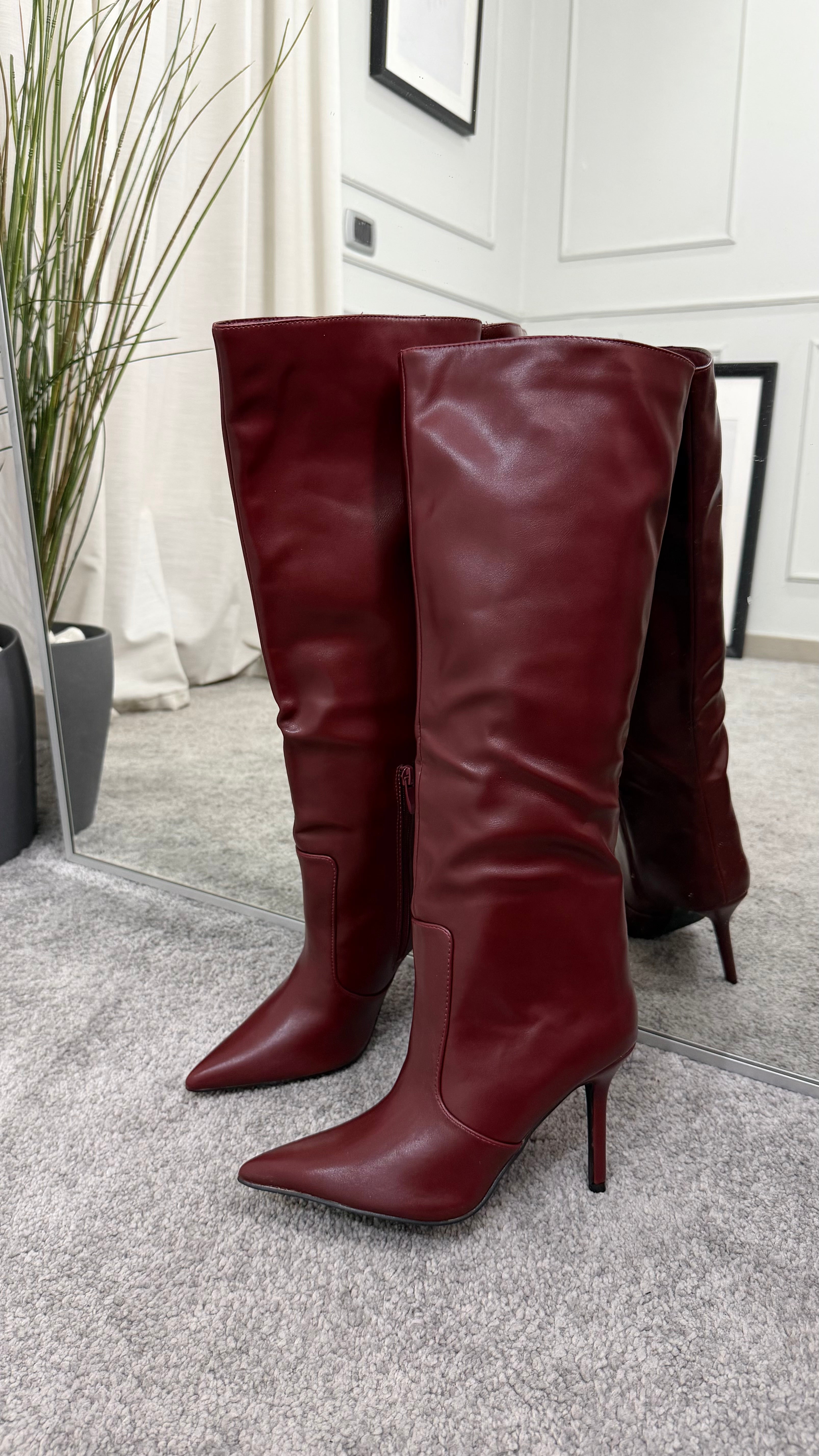 Stivale bordeaux gamba larga