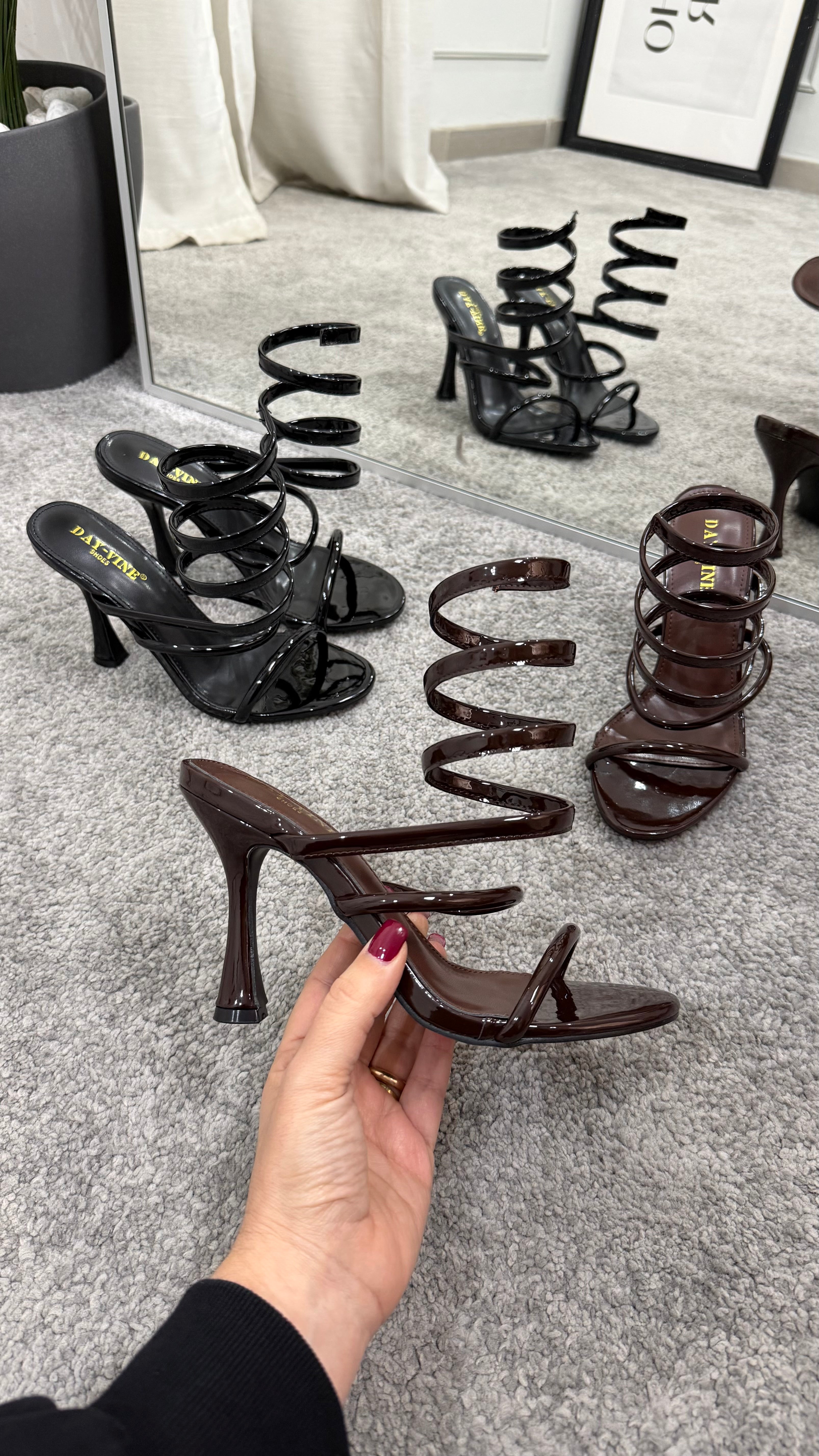 Sandalo spirale vernice