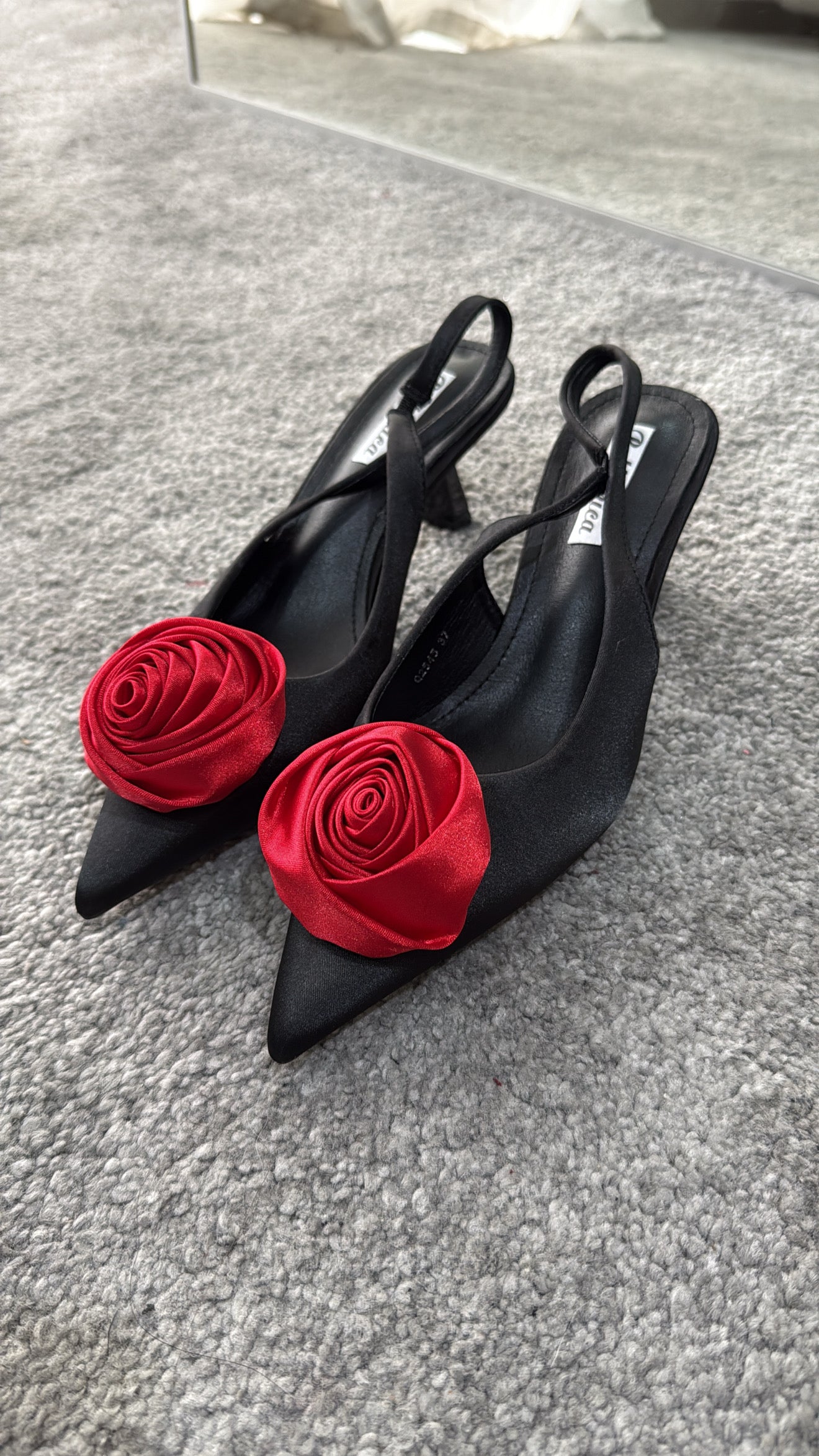 Slingback rose