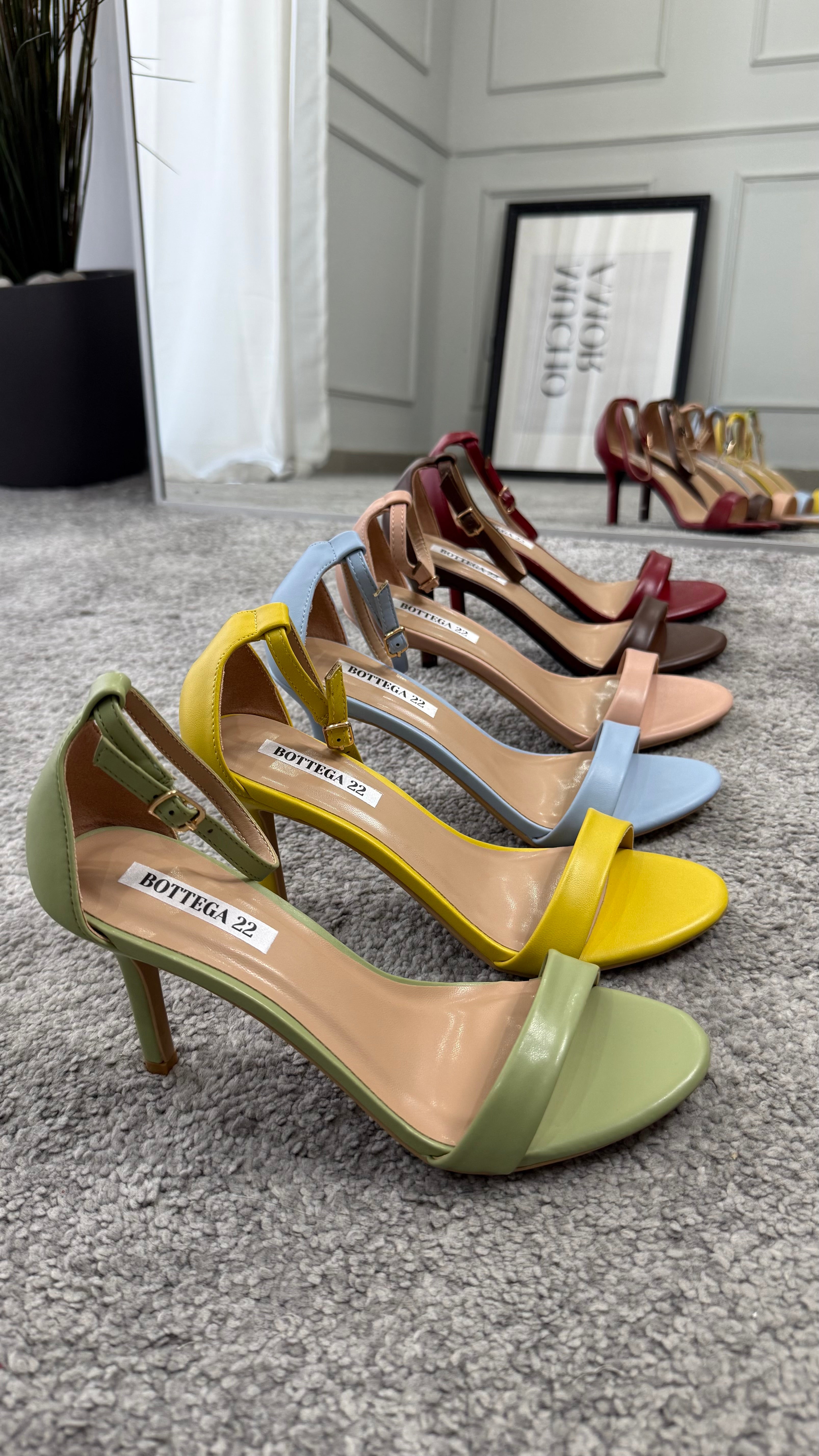 Sandalo basic colors by Giel Store