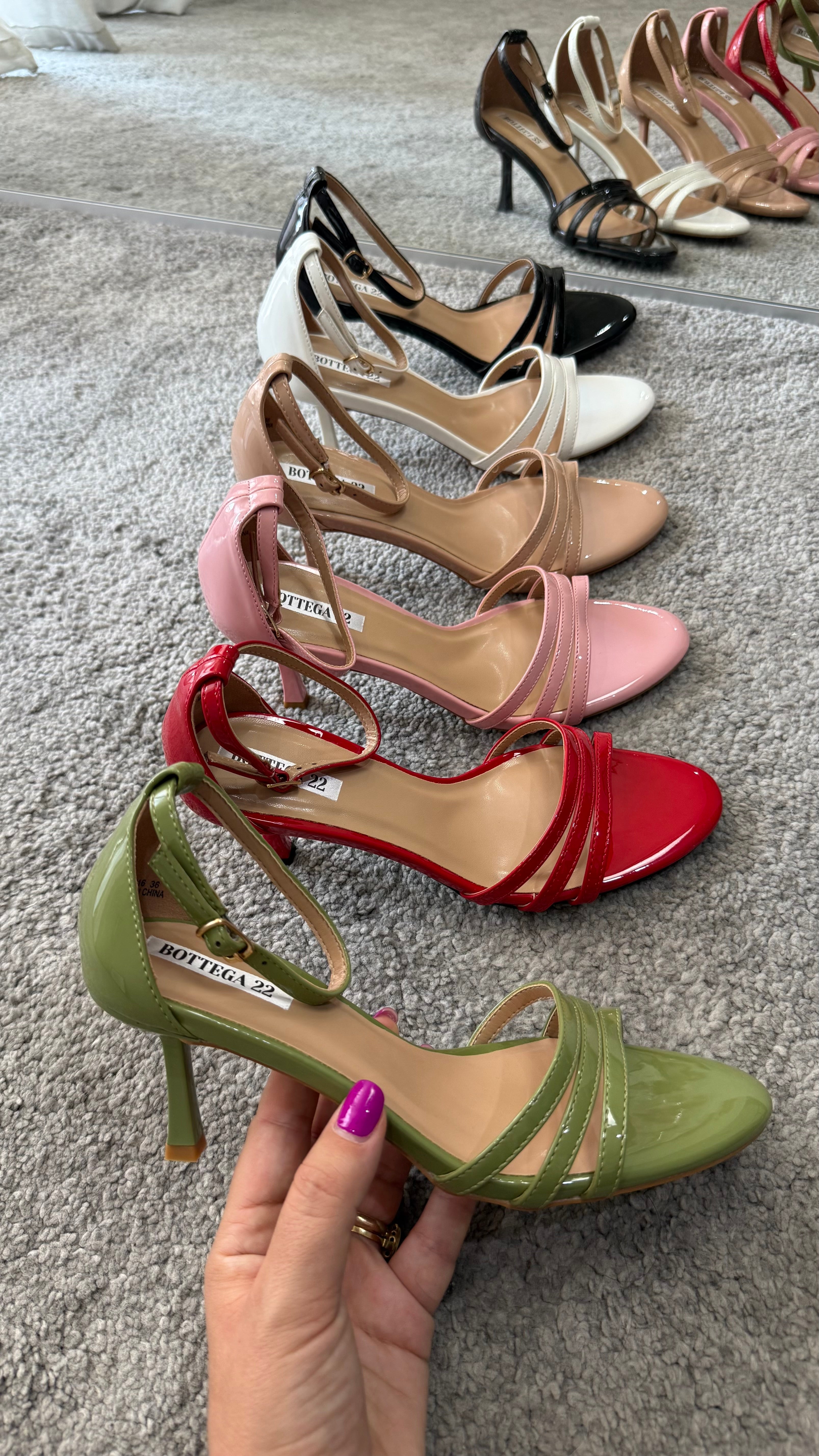 Sandalo basic vernice by Giel Store
