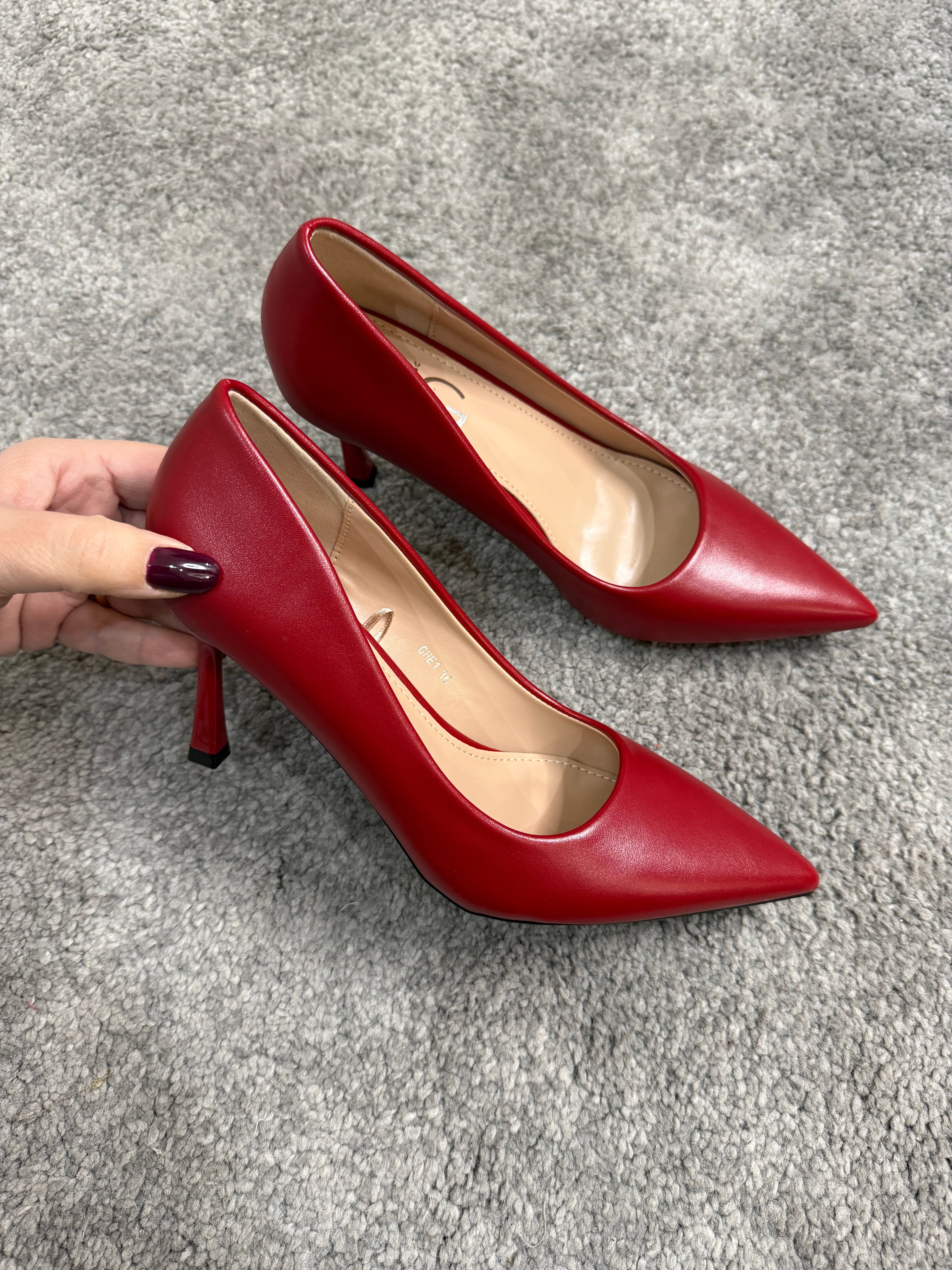 Décolleté cherry by Giel Store